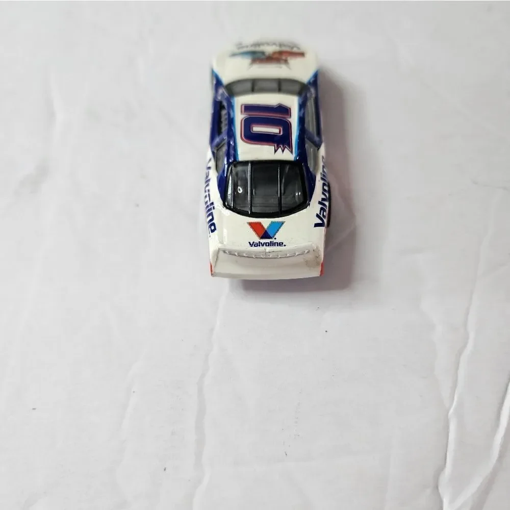 valvoline hotwheels race car
